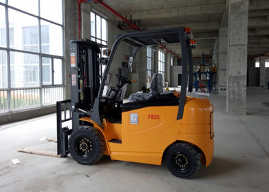 Η αποθήκη εμπορευμάτων κάθεται Forklift 1,6 τόνος με την κίτρινη υψηλή επίδοση χρώματος ελεγκτών