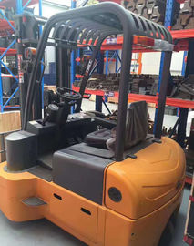 4 κατευθυντική ηλεκτρική Forklift αποθηκών εμπορευμάτων ικανότητα λειτουργιών 2000kg φορτηγών πολλαπλάσια